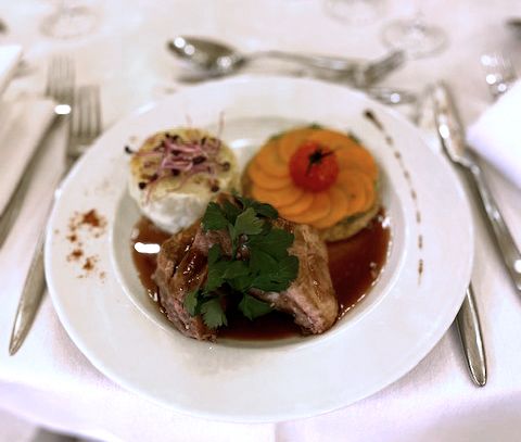 Magret de Canard crème de cassis , Ros' Anna de carotte et gratin dauphinois