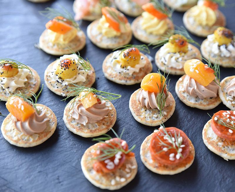 Minis blinis mousson de canard et abricot moelleux